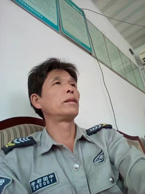 卧窗听雨的第一张照片--龙岩交友网