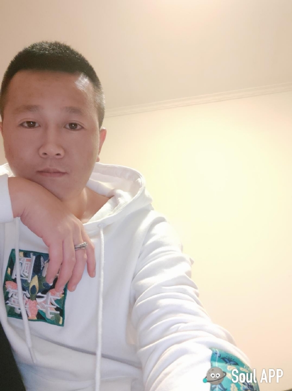 Away的第一张照片--龙岩交友网