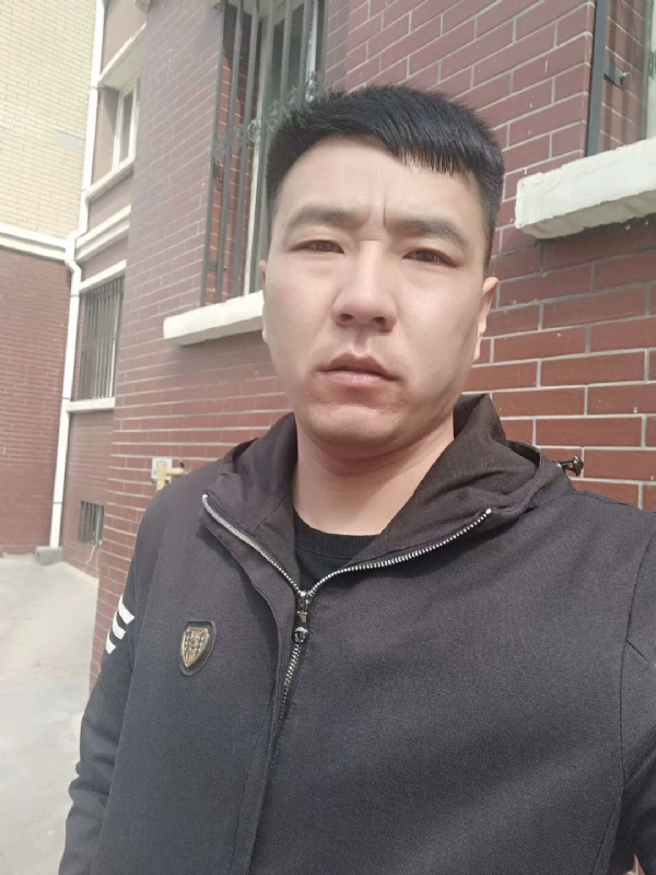 谁伴我闯荡的第一张照片--龙岩交友网