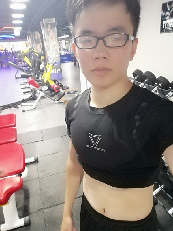 石榴裙下的第一张照片--龙岩交友网