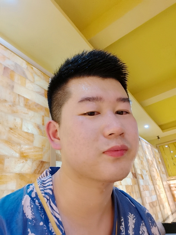 六月与阿十二的第一张照片--龙岩交友网