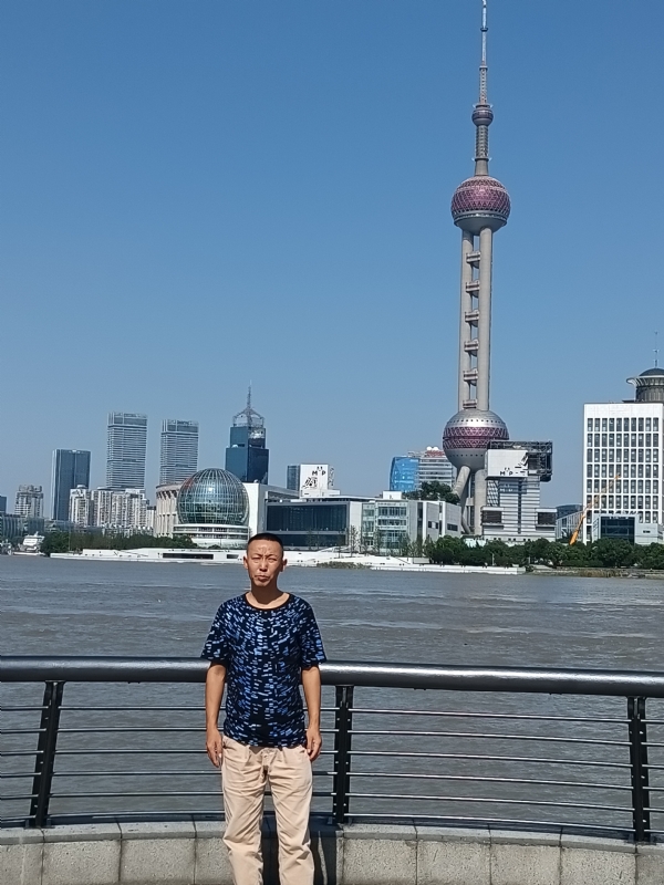 伪装浪漫的第一张照片--龙岩交友网