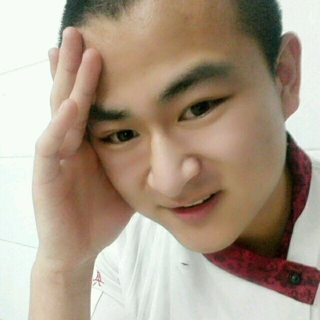 人潮拥挤的第一张照片--龙岩交友网