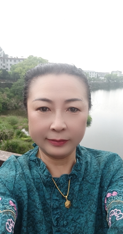 雨中情的第一张照片--龙岩交友网