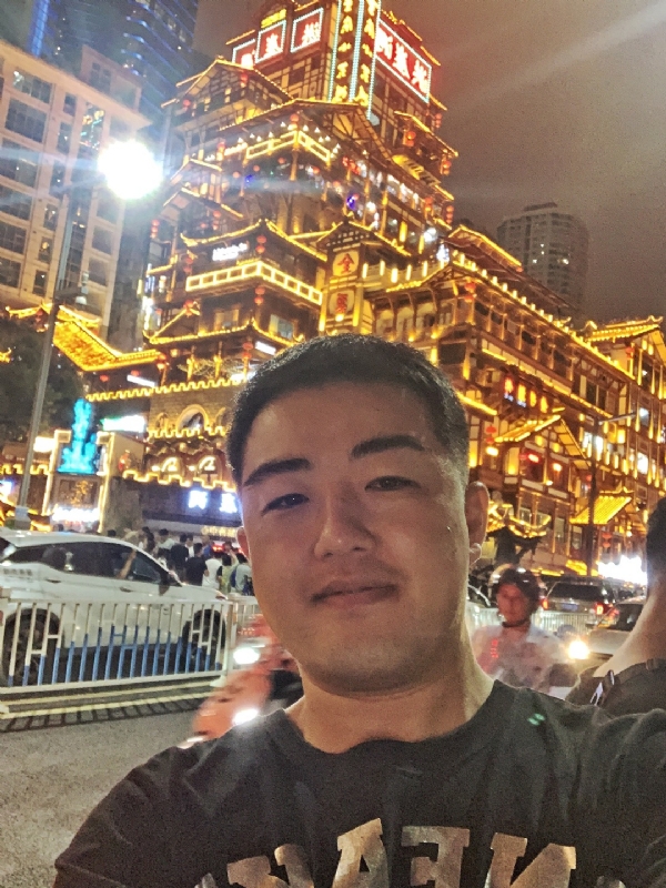 钢铁侠的第一张照片--龙岩交友网