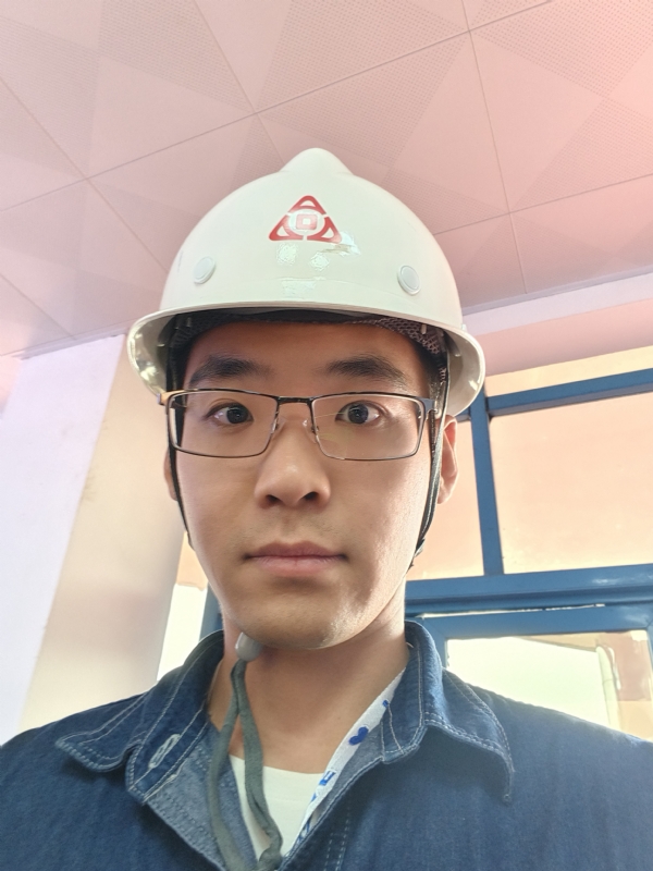 何鹏宇的第二张照片--龙岩交友网