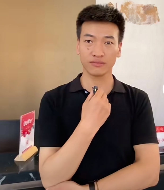 一杯梁白开的第一张照片--龙岩交友网