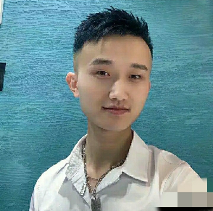 小哥哥的第一张照片--龙岩交友网